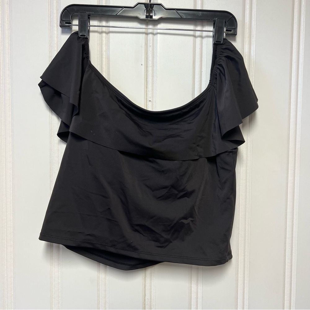 Kortni Jeane Black Ruffle Off-Shoulder Bikini Top NEW With out tags 2x